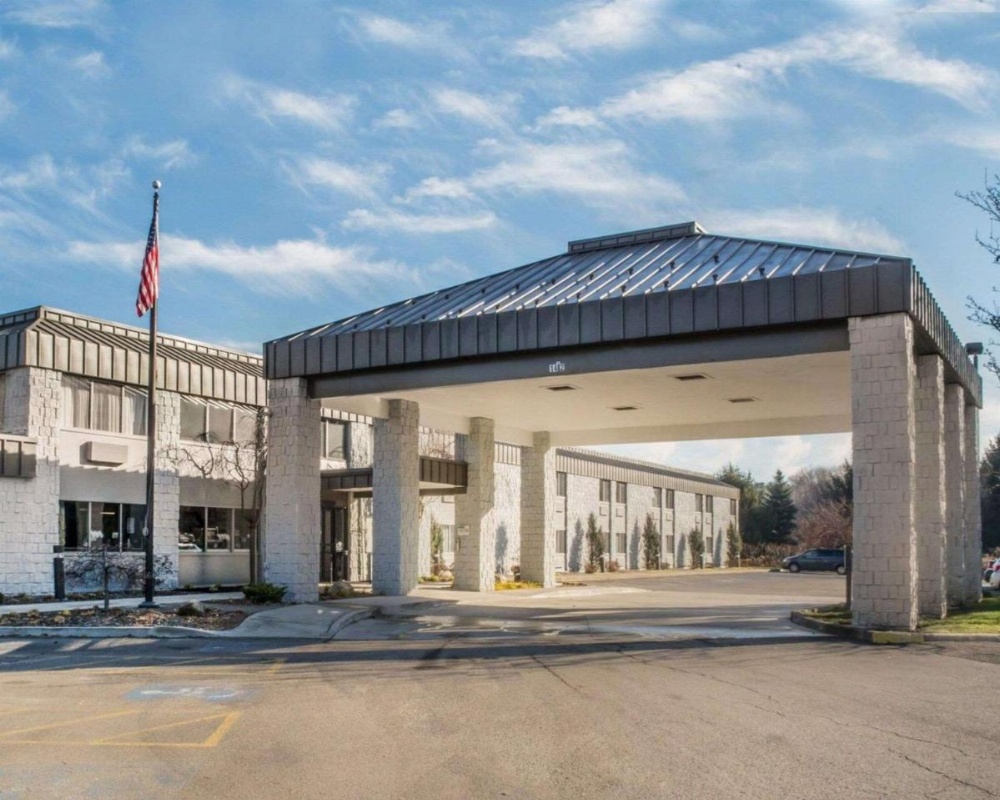 Clarion Pointe Jamestown - Falconer Image 30