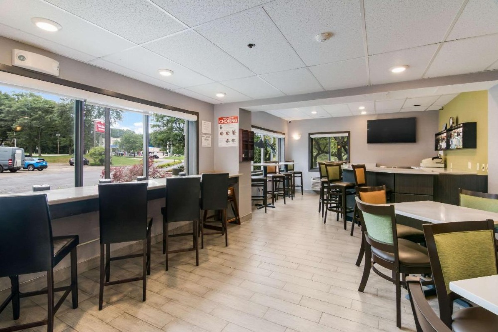Clarion Pointe Jamestown - Falconer Main image